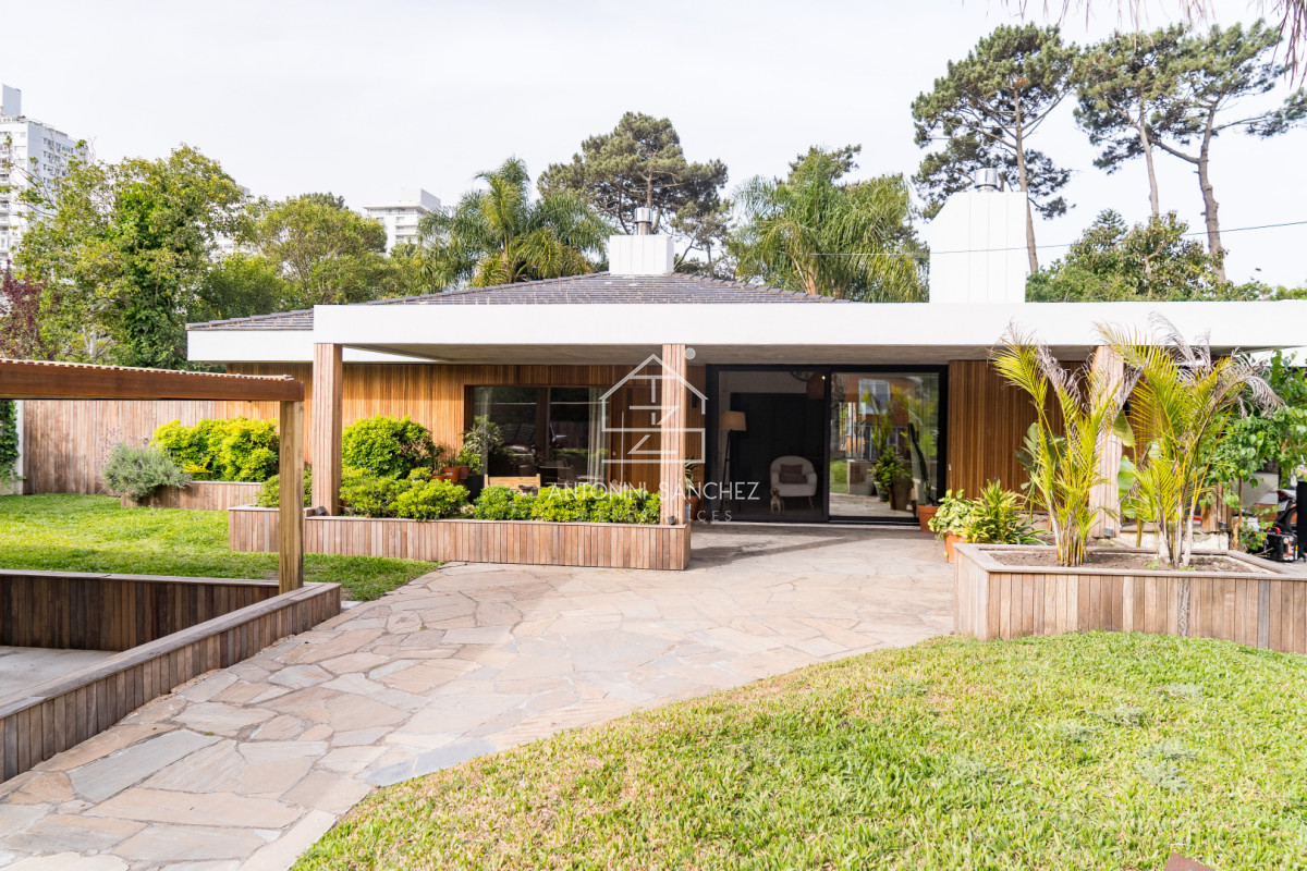 Casa ID.1456 - Venta Casa 4 dormitorios mas dependencia Punta del Este