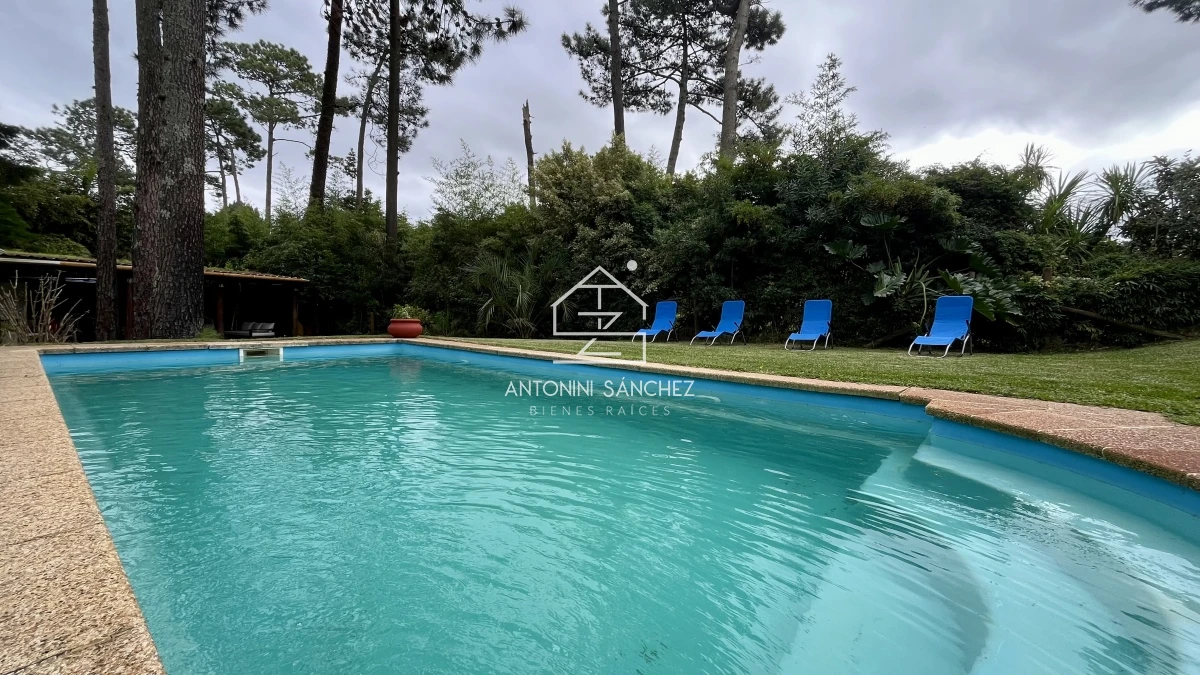 Casa ID.393 - Casa VENTA 4 dormitorios 3 baños Punta Este 