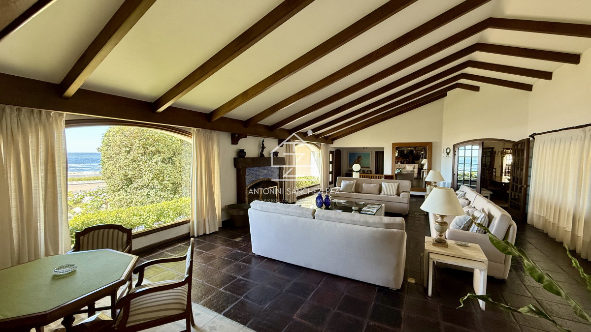 Casa ID.2699 - Venta Exclusiva CASA 8 Dormitorios Peninsula Punta Del este 