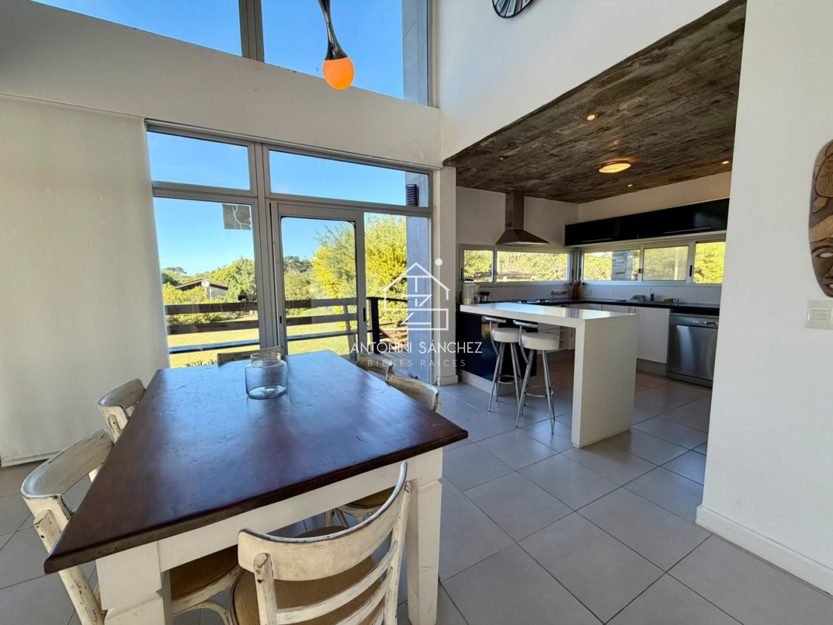 Casa ID.4760 - CASA EN VENTA DE 3 DORMITORIOS EN SUITE EN SAN VICENTE A TAN SOLO 150 METROS DEL MAR