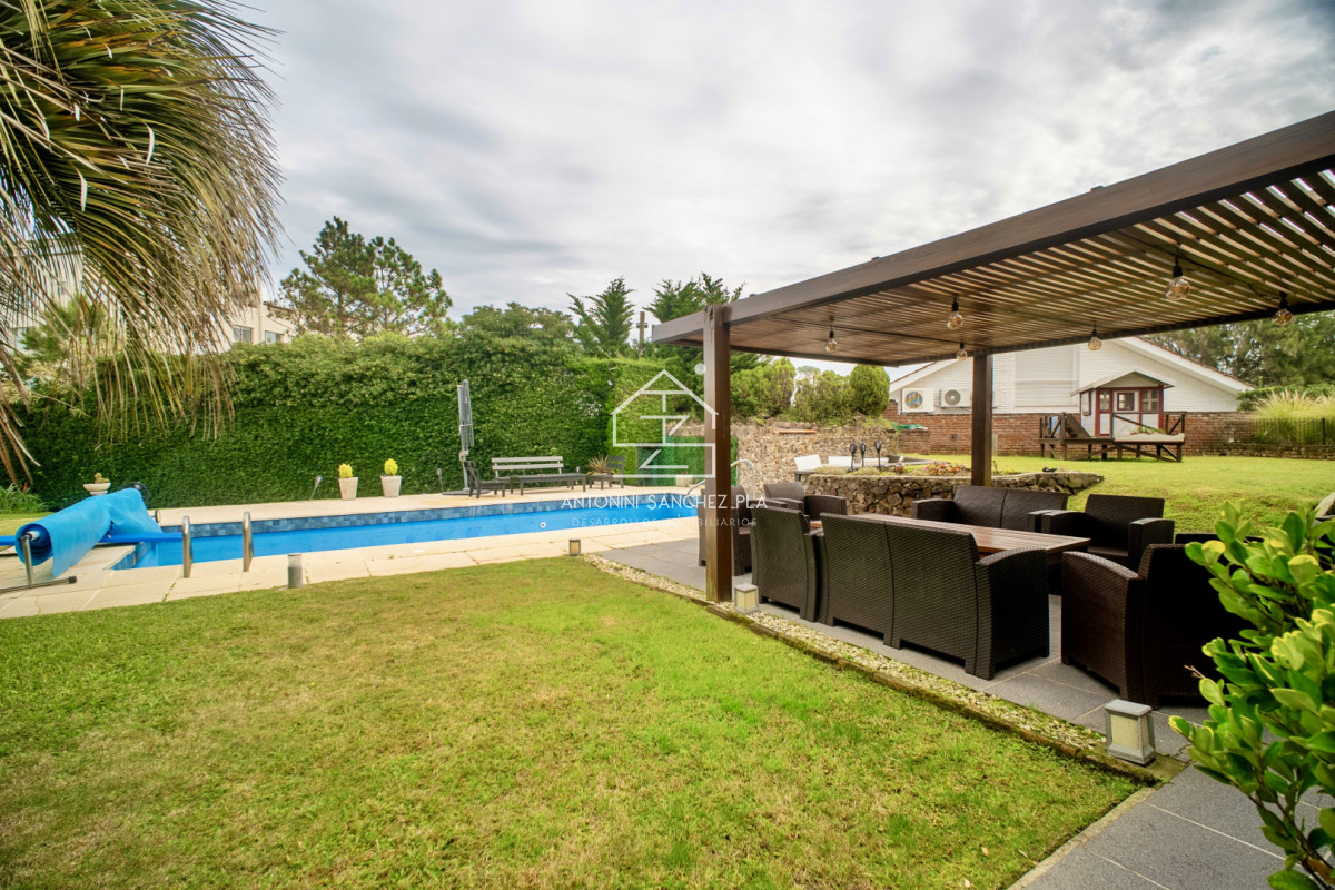 Casa ID.4463 - Venta casa 3 dormitorios Pinares