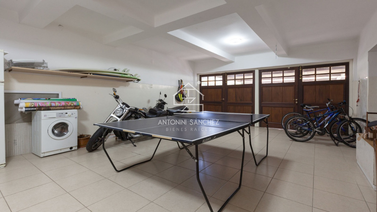 Casa ID.2721 - Venta casa 5 dormitorios 4 baños Mansa