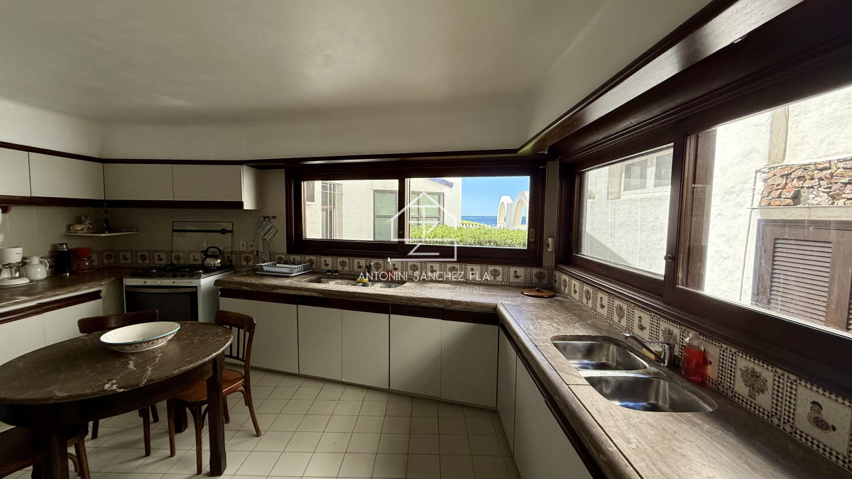 Casa ID.2699 - Venta Exclusiva CASA 8 Dormitorios Peninsula Punta Del este 