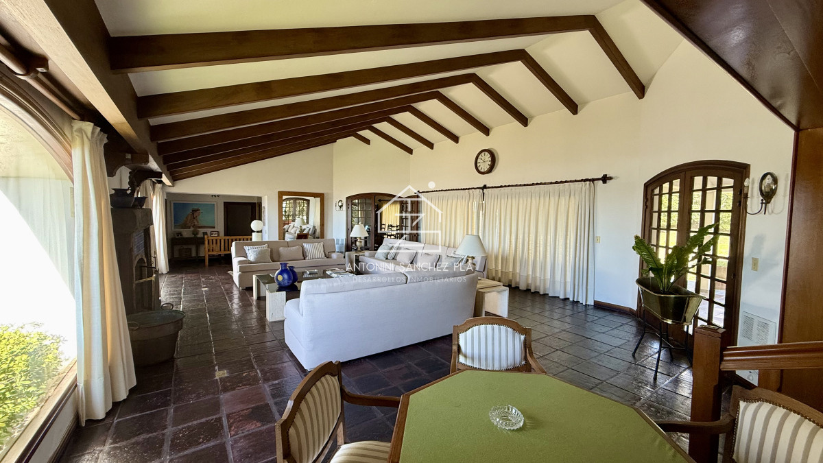 Casa ID.2699 - Venta Exclusiva CASA 8 Dormitorios Peninsula Punta Del este 