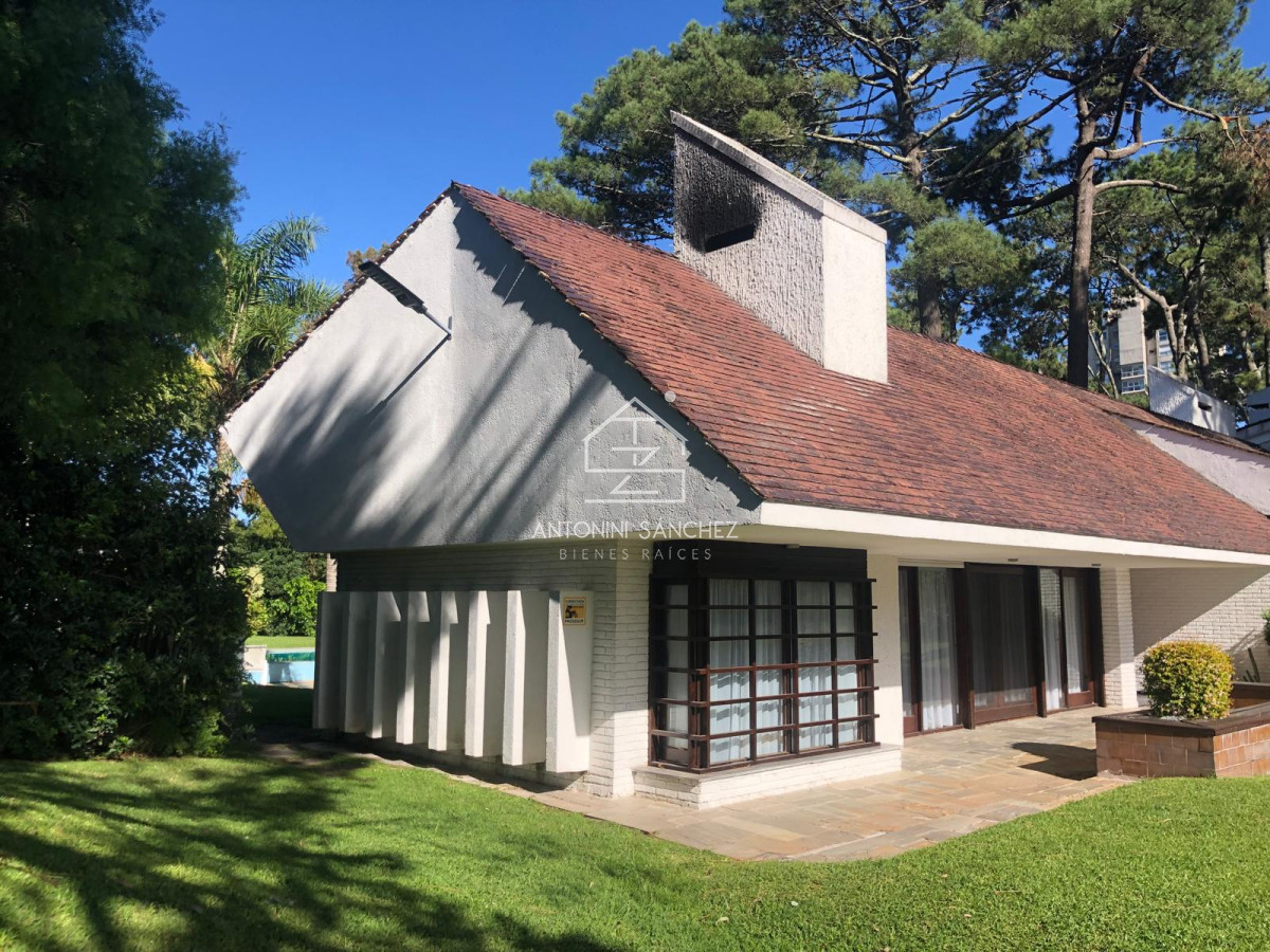 Casa ID.3747 - HERMOSA RESIDENCIA EN CANTEGRIL 