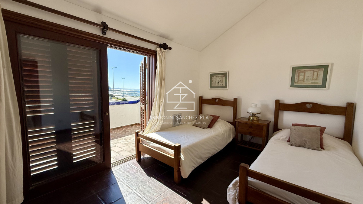 Casa ID.2699 - Venta Exclusiva CASA 8 Dormitorios Peninsula Punta Del este 