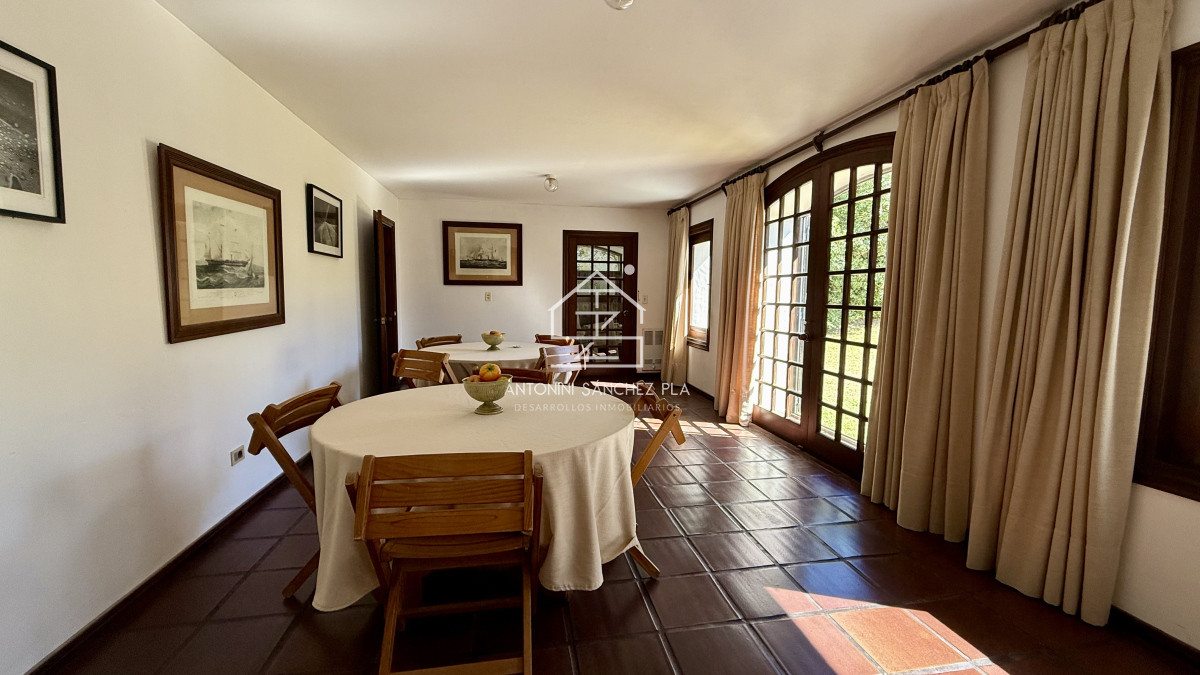 Casa ID.2699 - Venta Exclusiva CASA 8 Dormitorios Peninsula Punta Del este 