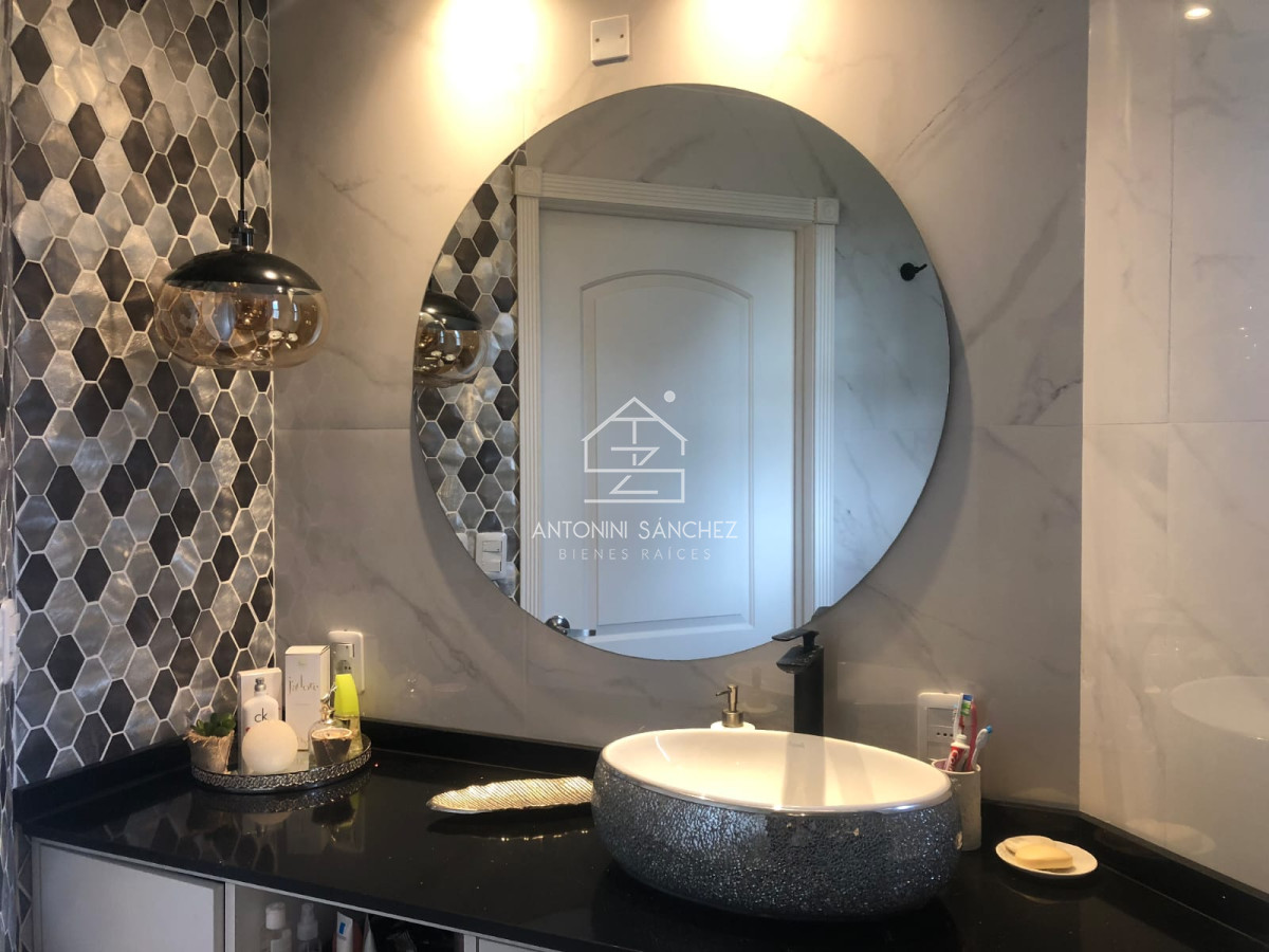 Casa ID.3536 - IMPORTANTE RESIDENCIA EN BARRIO PRIVADO