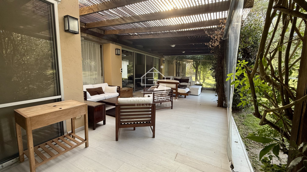 Casa ID.1227 - Venta Casa 4 dormitorios Rincón del Indio Punta del Este