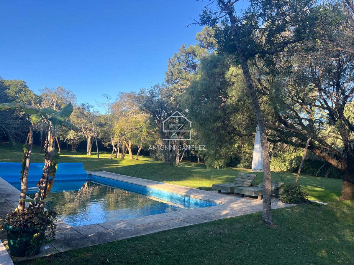 Casa ID.1227 - Venta Casa 5 dormitorios Rincón del Indio Punta del Este