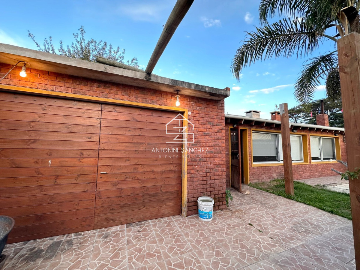 Casa ID.1998 - Venta casa 4 dormitorios 3 baños Punta del Este