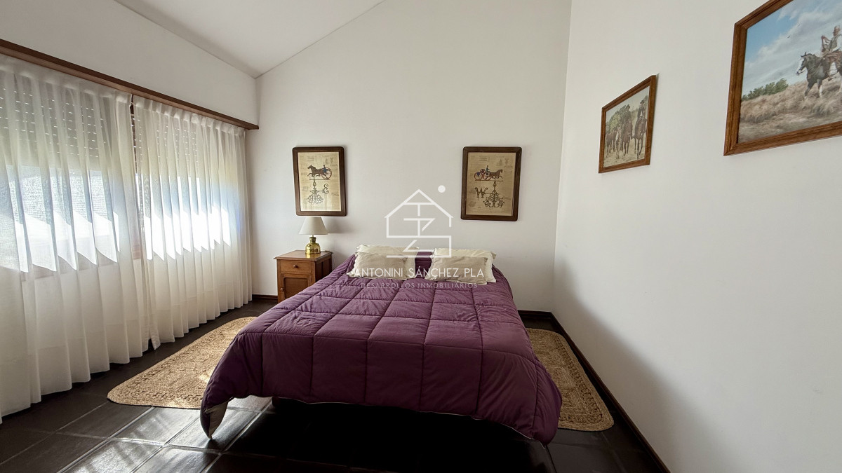 Casa ID.2699 - Venta Exclusiva CASA 8 Dormitorios Peninsula Punta Del este 