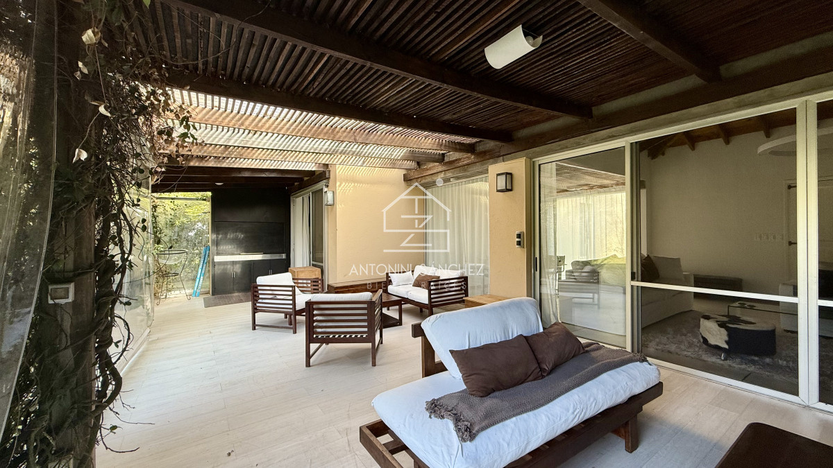 Casa ID.1227 - Venta Casa 4 dormitorios Rincón del Indio Punta del Este