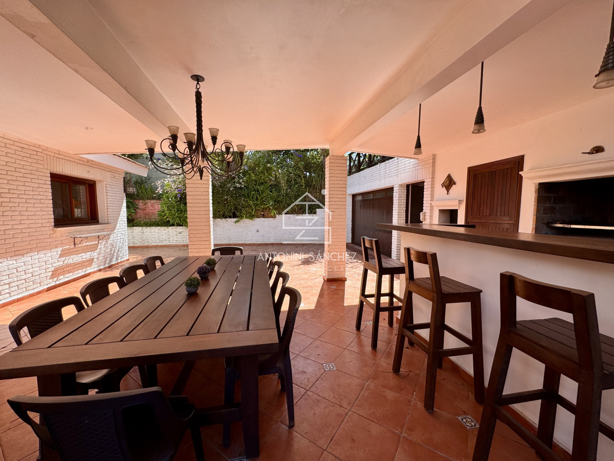 Casa ID.1748 - Alquiler anual casa 3 dormitorios y dependencia Punta del Este