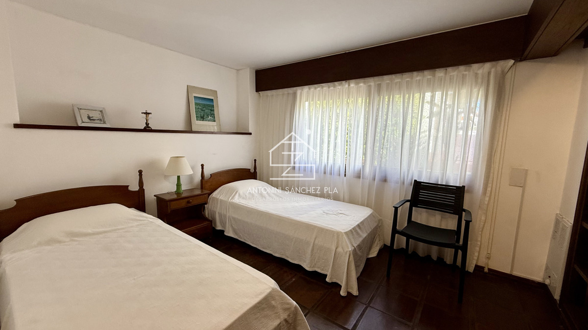 Casa ID.2699 - Venta Exclusiva CASA 8 Dormitorios Peninsula Punta Del este 