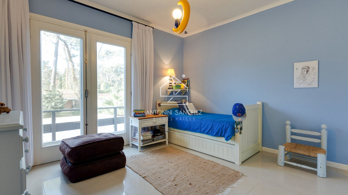 Casa ID.2721 - Venta casa 5 dormitorios 4 baños Mansa