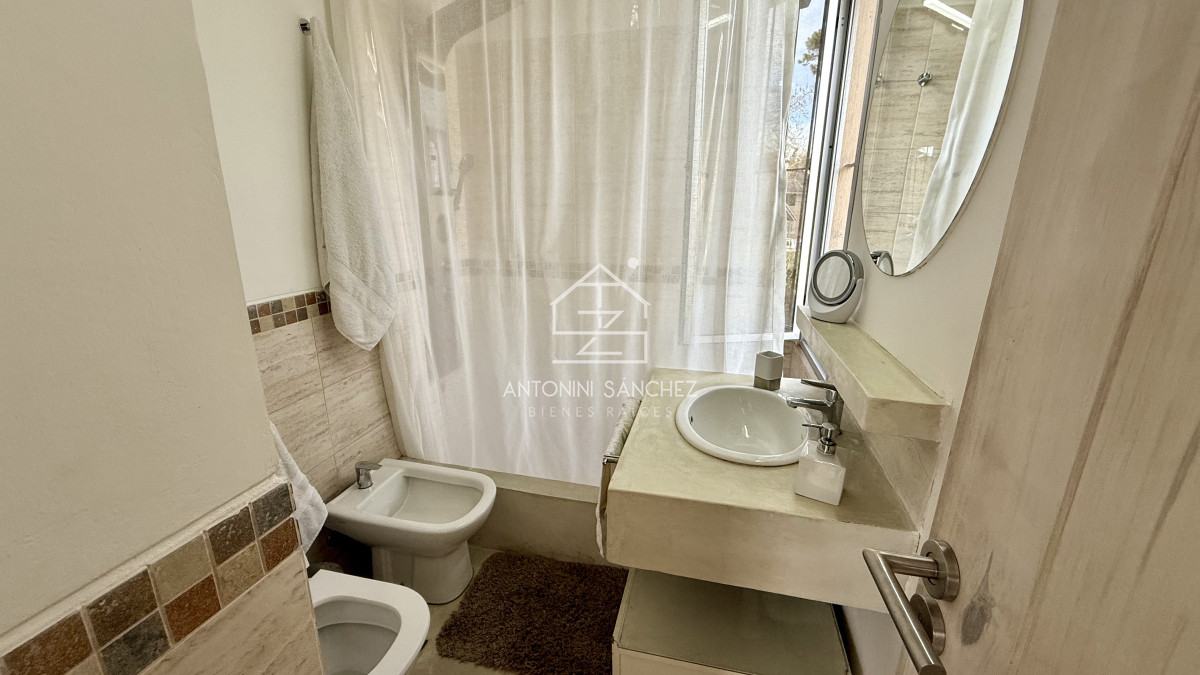 Casa ID.1227 - Venta Casa 4 dormitorios Rincón del Indio Punta del Este