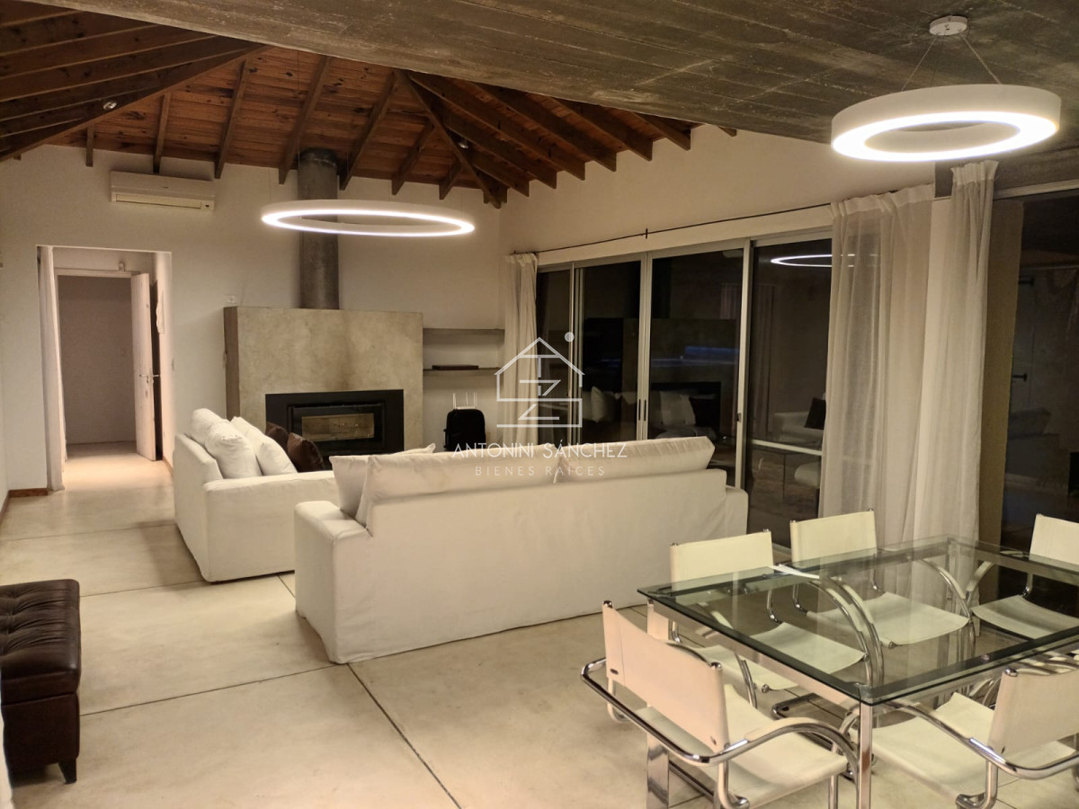 Casa ID.1227 - Venta Casa 5 dormitorios Rincón del Indio Punta del Este