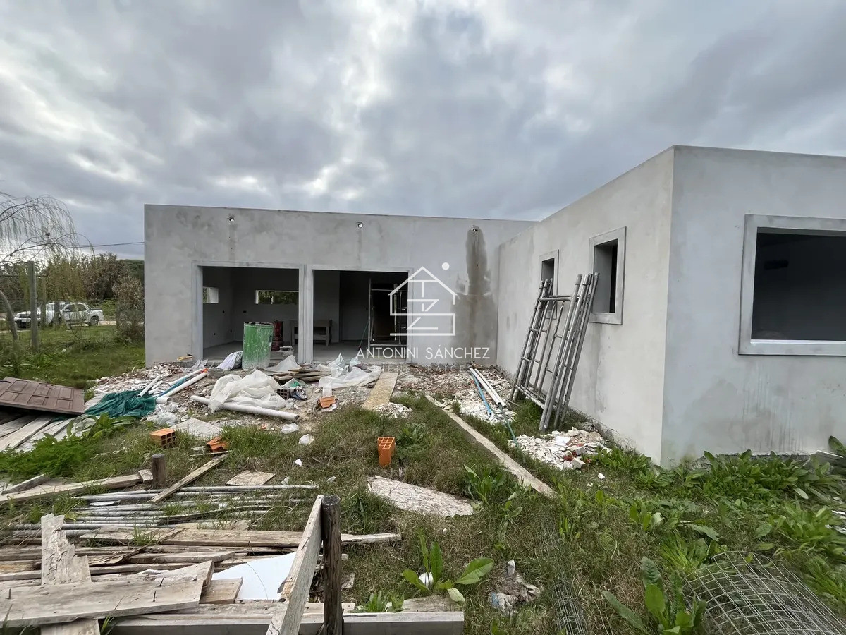 Casa ID.5026 - CASA A TERMINAR CUENTA CON 90 Mtrs CONSTRUIDOS DE 3 DORMITORIOS Y 2 BAÑOS EN EL TESORO