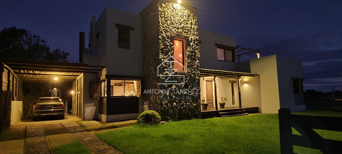 Casa ID.2394 - ESPECTACULAR CHALET EARENAS DE JOSE IGNACIO 
