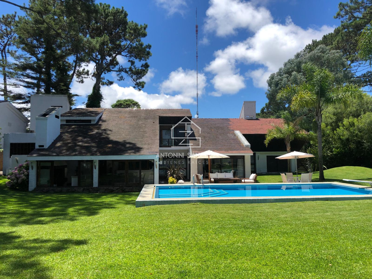 Casa ID.3747 - HERMOSA RESIDENCIA EN CANTEGRIL 