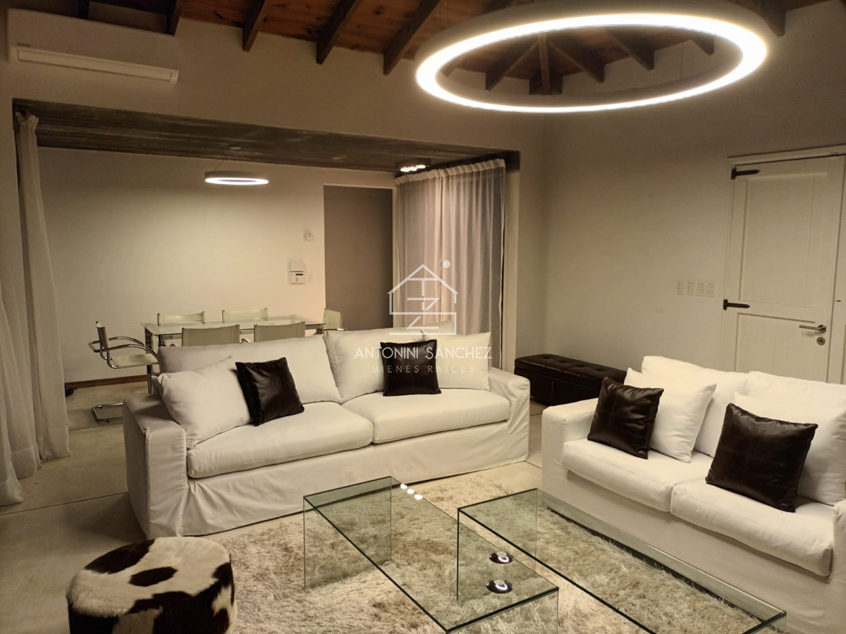 Casa ID.1227 - Venta Casa 5 dormitorios Rincón del Indio Punta del Este
