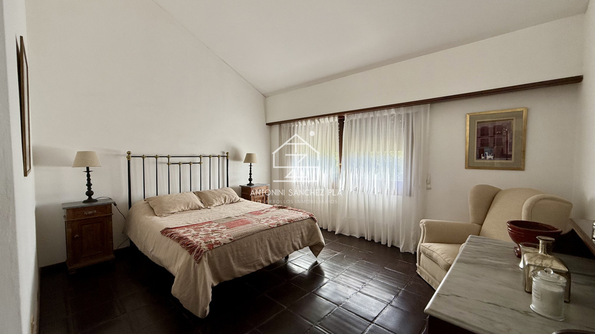 Casa ID.2699 - Venta Exclusiva CASA 8 Dormitorios Peninsula Punta Del este 