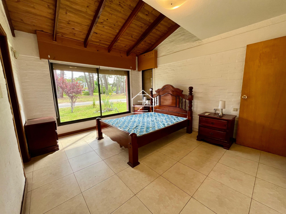 Casa ID.2925 - VENTA CASA DE 4 DORMITORIOS PUNTA DEL ESTE 