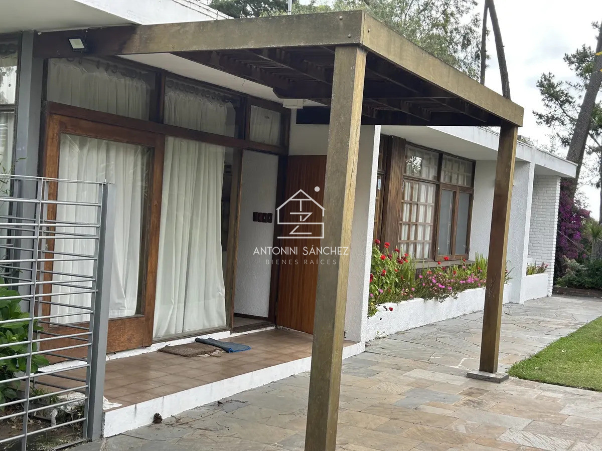 Casa ID.5033 - CASA DE 3 DORMITORIOS EN ALQUILER TEMPORAL CERCA DEL MAR 
