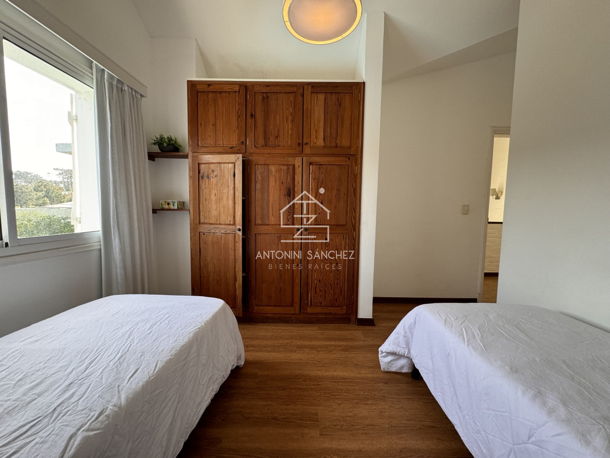 Casa ID.864 - Casa Alquiler anual 5 dormitorios Manantiales