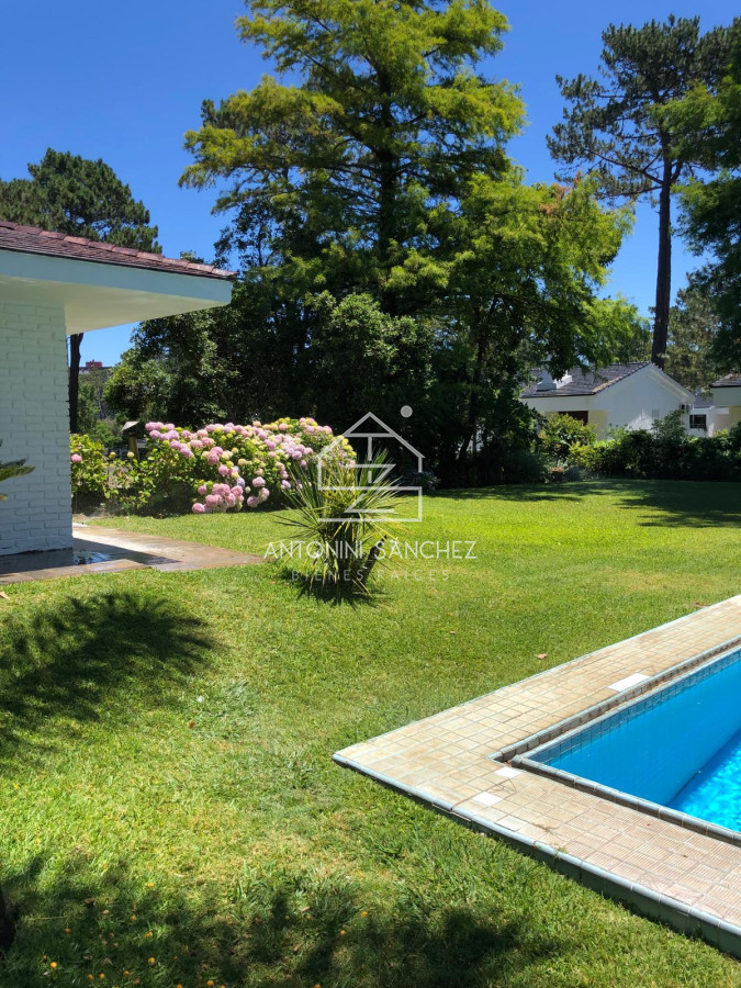 Casa ID.3747 - HERMOSA RESIDENCIA EN CANTEGRIL 