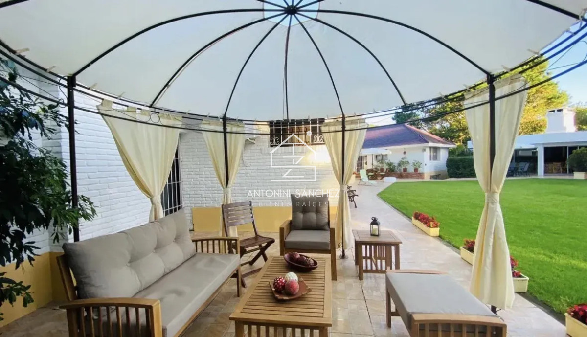Casa ID.5044 - CASA EN ALQUILER ANUAL EN PUNTA DEL ESTE IDEAL RESIDENCIA O EMPRESAS