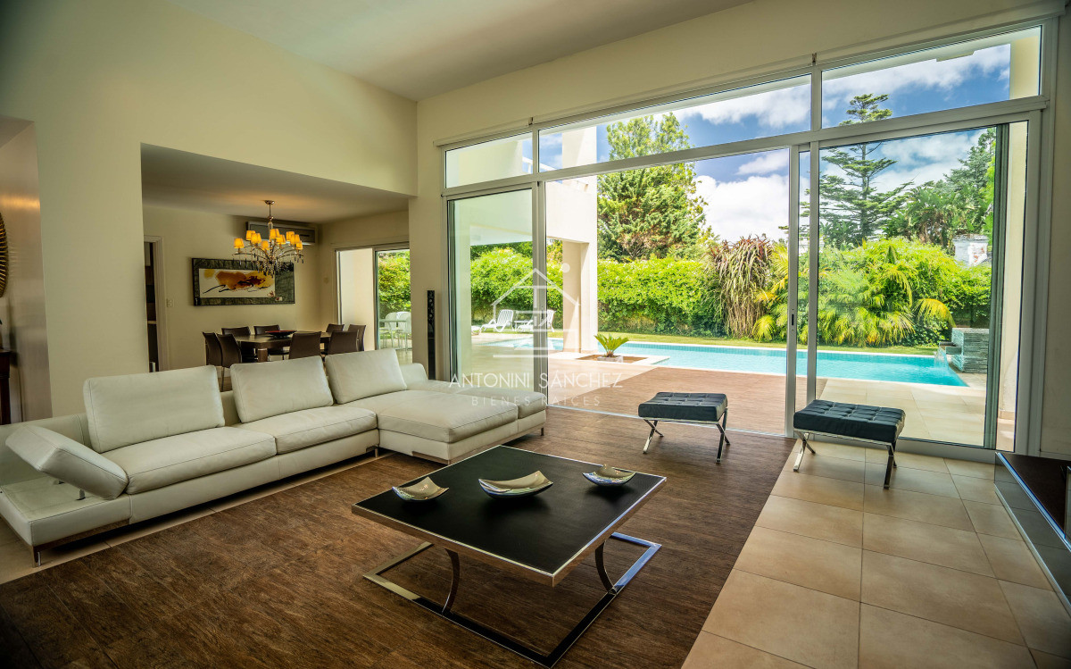 Casa ID.3638 - BARRIO PRIVADO MUY CERCA DEL MAR