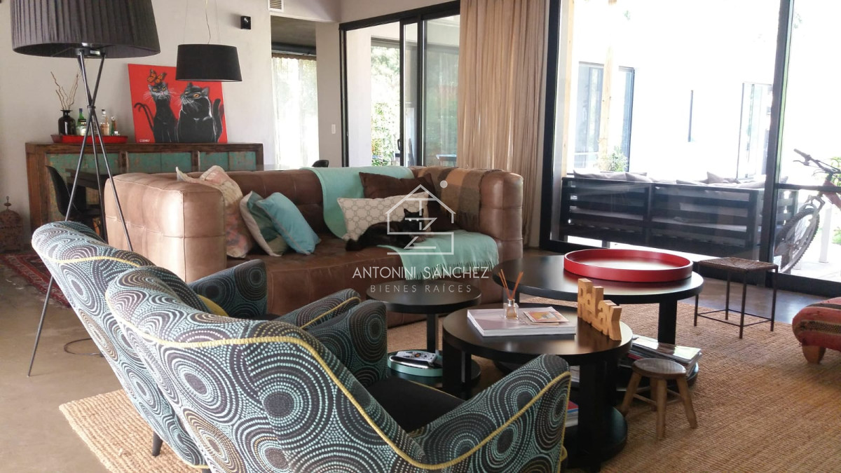 Casa ID.1727 - Casa en Venta, exclusivo barrio La Arbolada, Punta del Este.