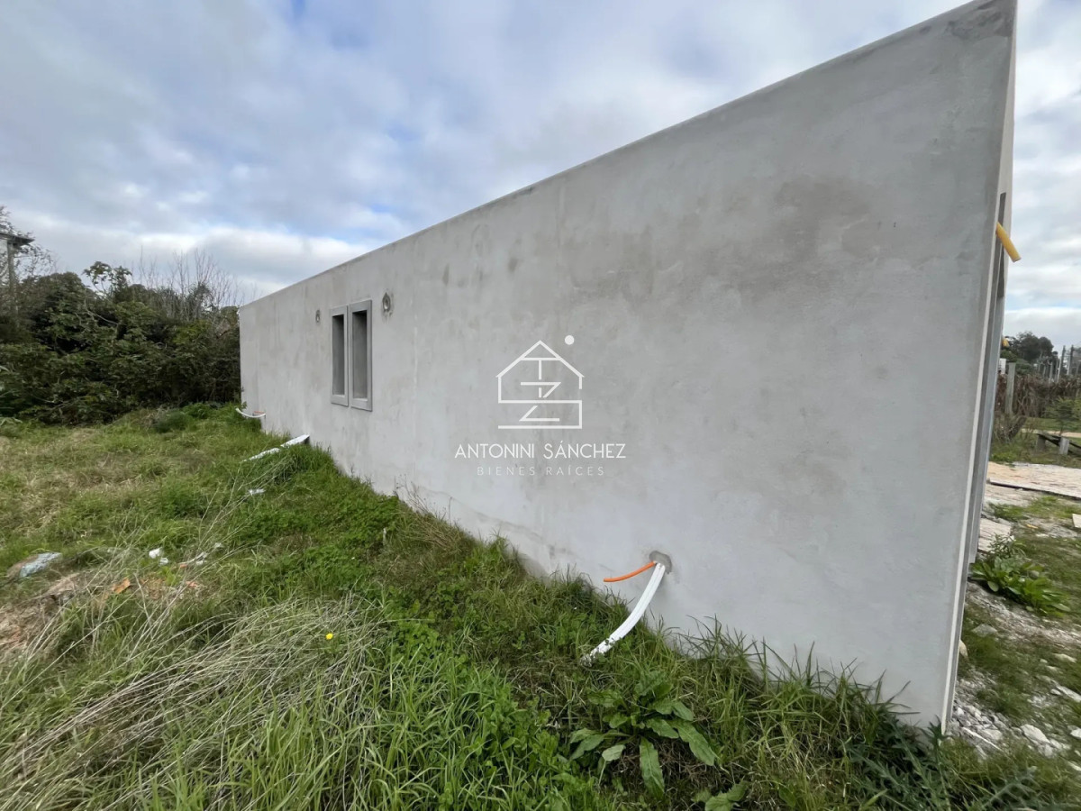 Casa ID.5026 - CASA A TERMINAR CUENTA CON 90 Mtrs CONSTRUIDOS DE 3 DORMITORIOS Y 2 BAÑOS EN EL TESORO