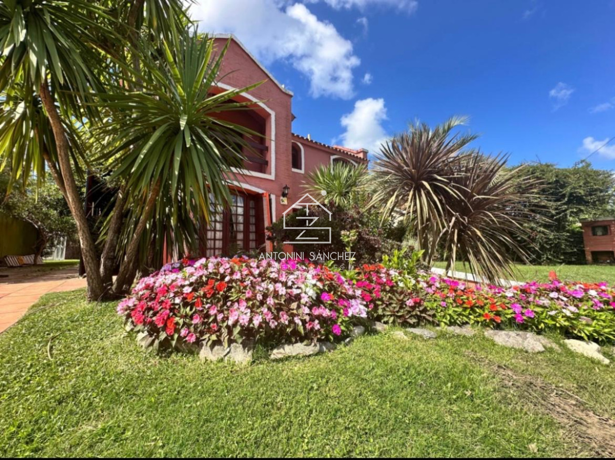 Casa ID.2274 - Venta y alquiler de Chalet Punta Ballena-Portezuelo