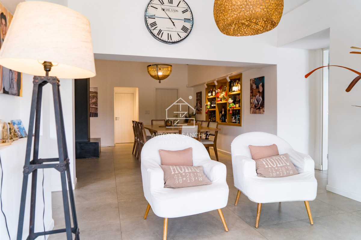 Casa ID.1456 - Venta Casa 4 dormitorios mas dependencia Punta del Este