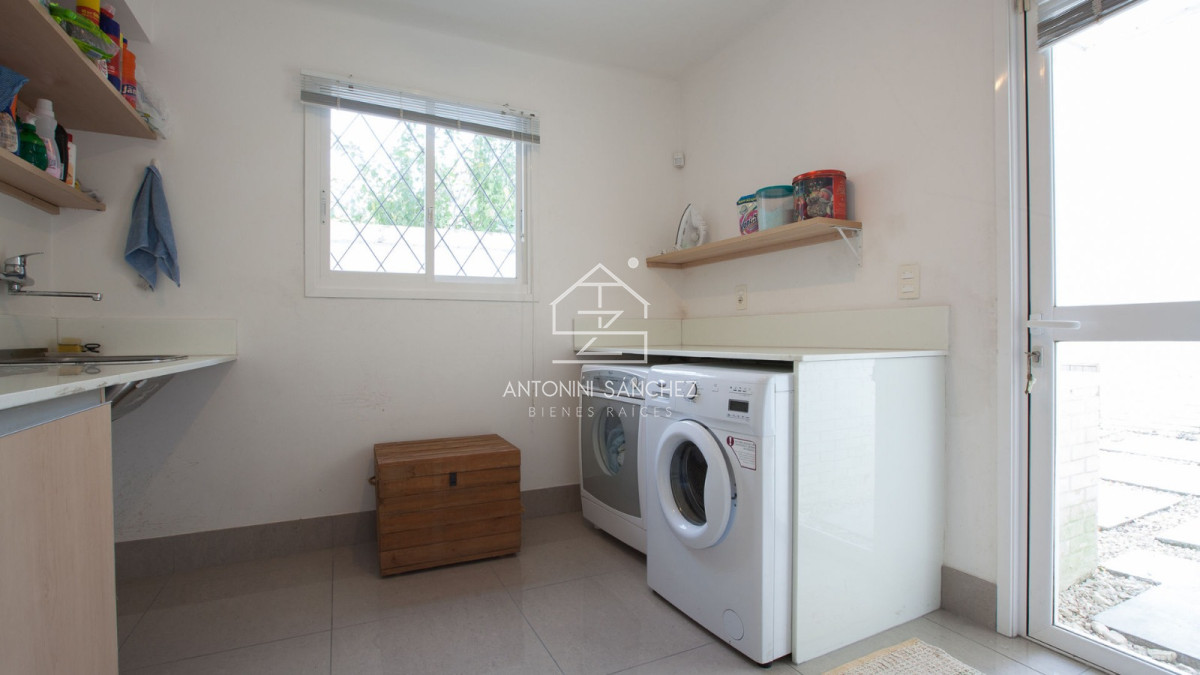Casa ID.2721 - Venta casa 5 dormitorios 4 baños Mansa