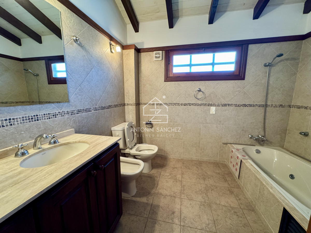 Casa ID.1672 - Casa en Venta, Pinares, Punta del Este.