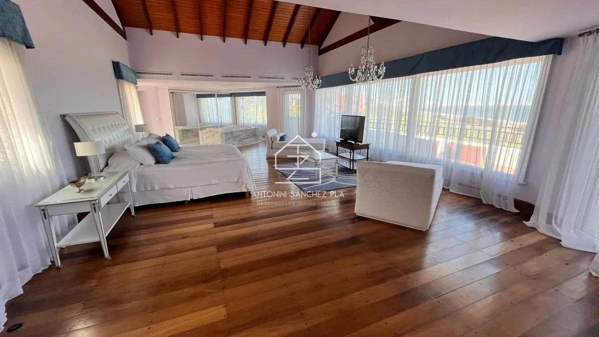 Casa ID.3123 - Venta Mansión Primera linea playa mansa