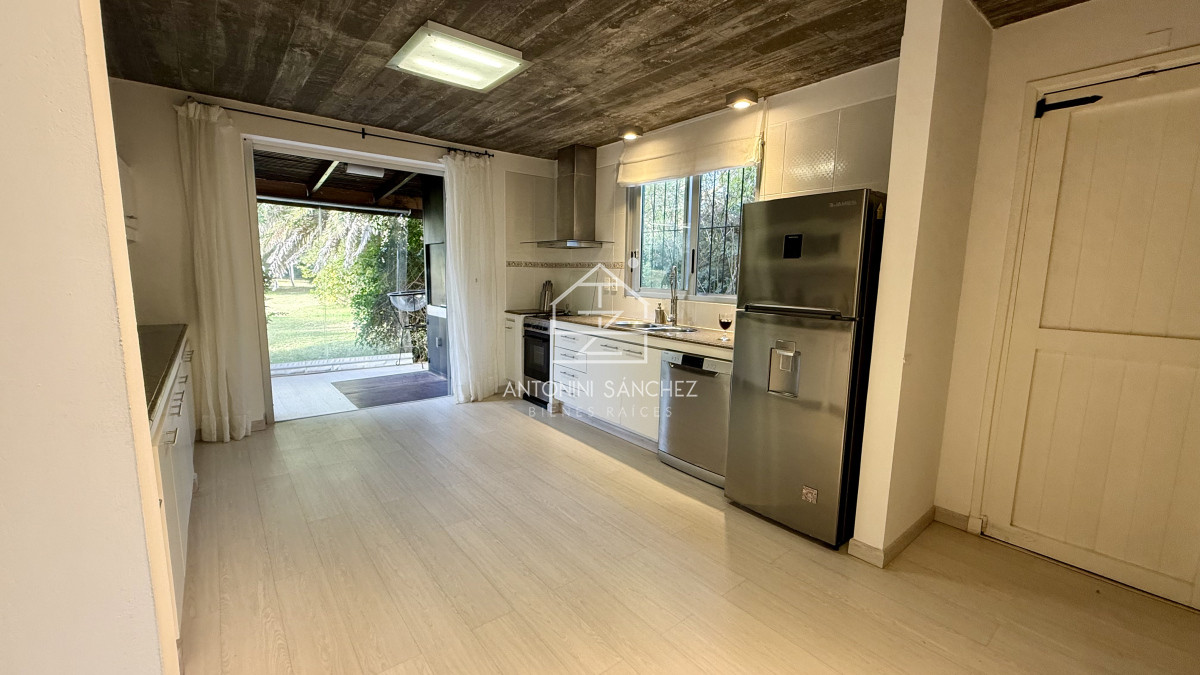 Casa ID.1227 - Venta Casa 4 dormitorios Rincón del Indio Punta del Este
