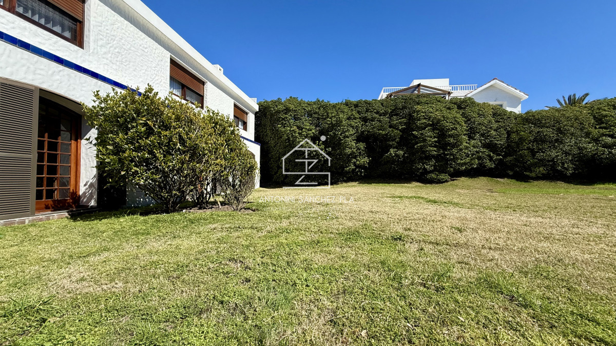 Casa ID.2699 - Venta Exclusiva CASA 8 Dormitorios Peninsula Punta Del este 