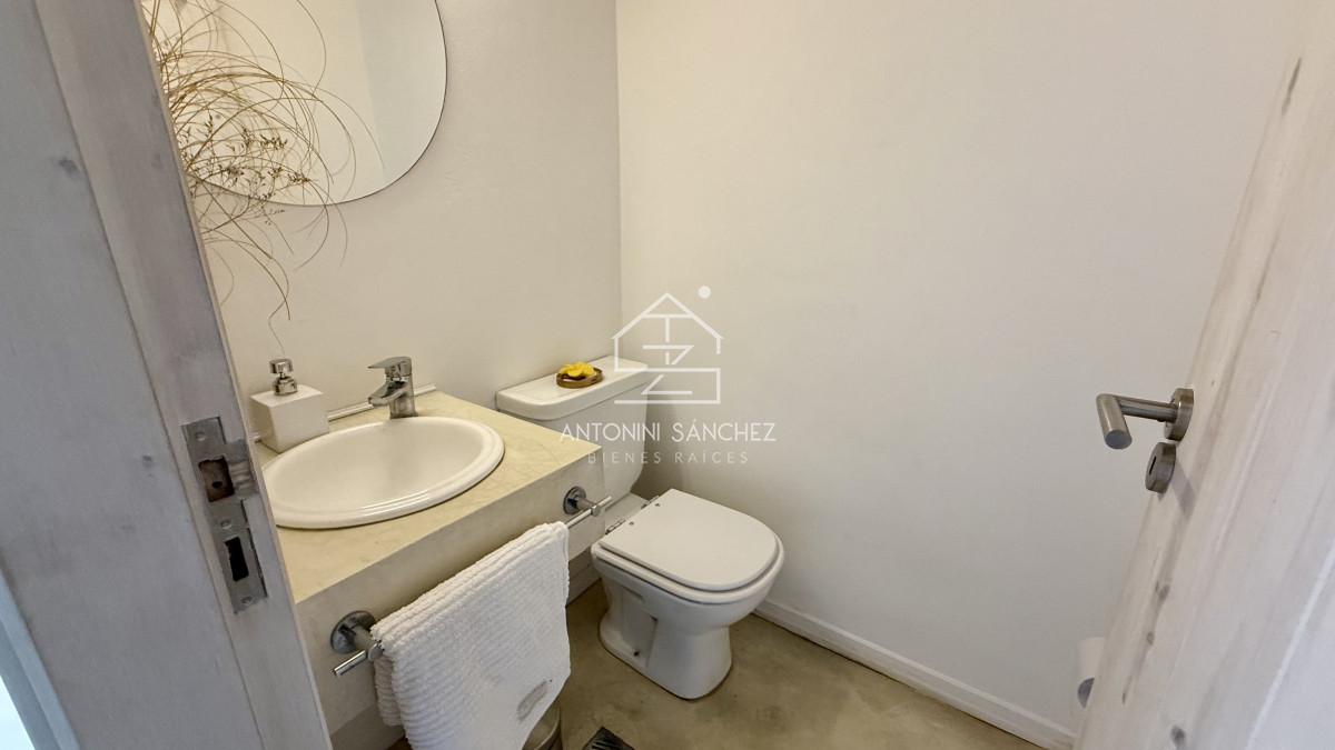 Casa ID.1227 - Venta Casa 4 dormitorios Rincón del Indio Punta del Este