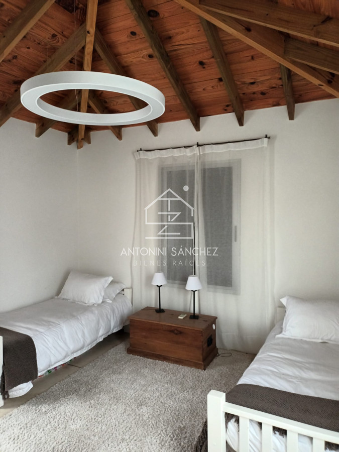Casa ID.1227 - Venta Casa 5 dormitorios Rincón del Indio Punta del Este