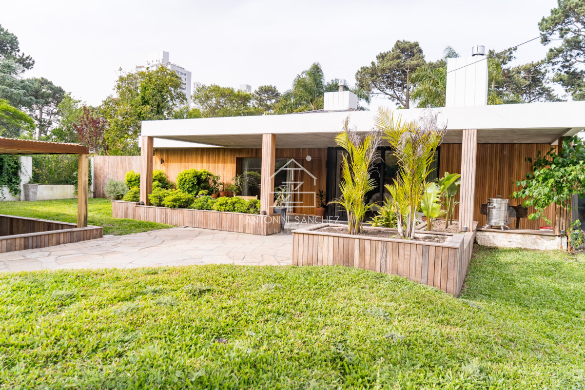 Casa ID.1456 - Venta Casa 4 dormitorios mas dependencia Punta del Este