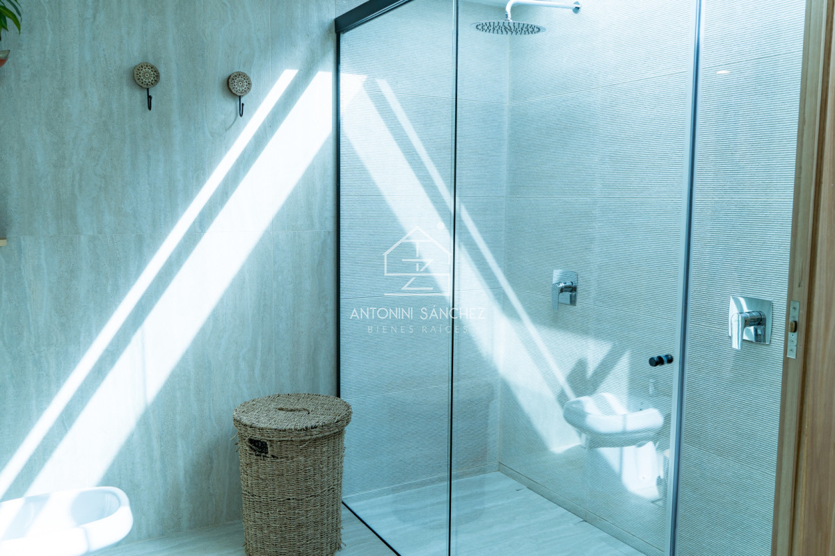 Casa ID.1456 - Venta Casa 4 dormitorios mas dependencia Punta del Este