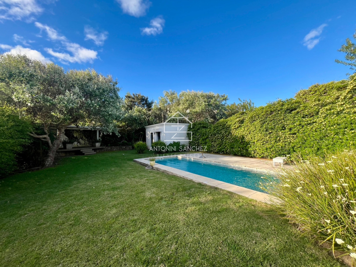 Casa ID.2952 - VENTA CASA MANANTIALES