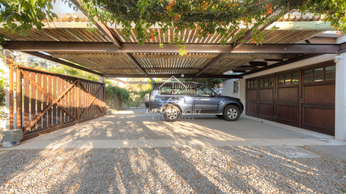 Casa ID.2721 - Venta casa 5 dormitorios 4 baños Mansa