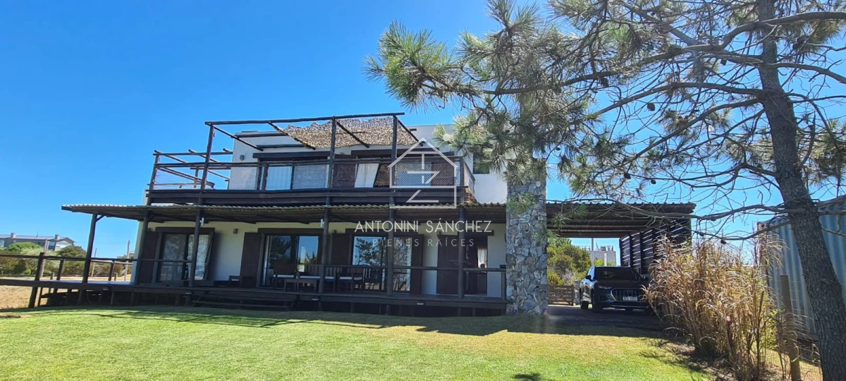 Casa ID.2394 - ESPECTACULAR CHALET EARENAS DE JOSE IGNACIO 