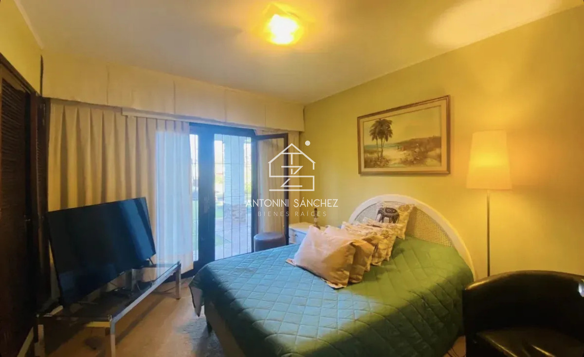 Casa ID.5044 - CASA EN ALQUILER ANUAL EN PUNTA DEL ESTE IDEAL RESIDENCIA O EMPRESAS